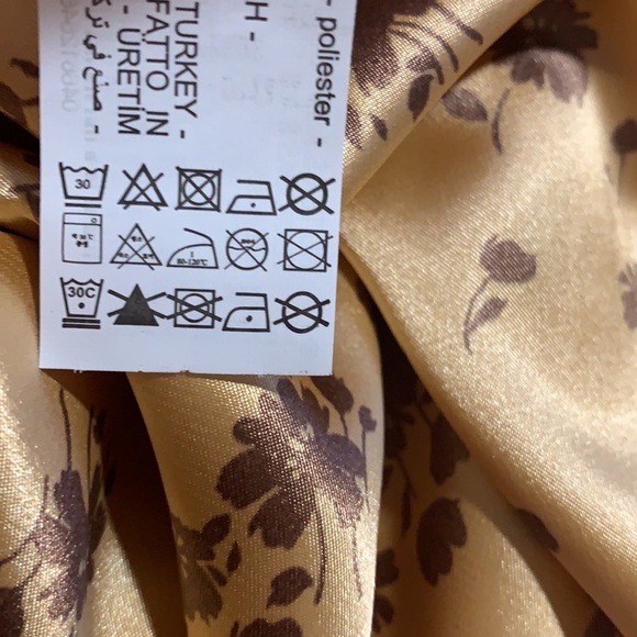 NWT. Zara Floral Print Crop Top. Size XS, M, L. - Picture 8 of 9